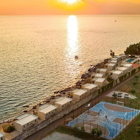 2 Bedroom Amazing In Novigrad *