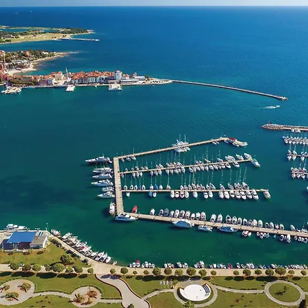 Stunning In Novigrad With Wifi 度假居