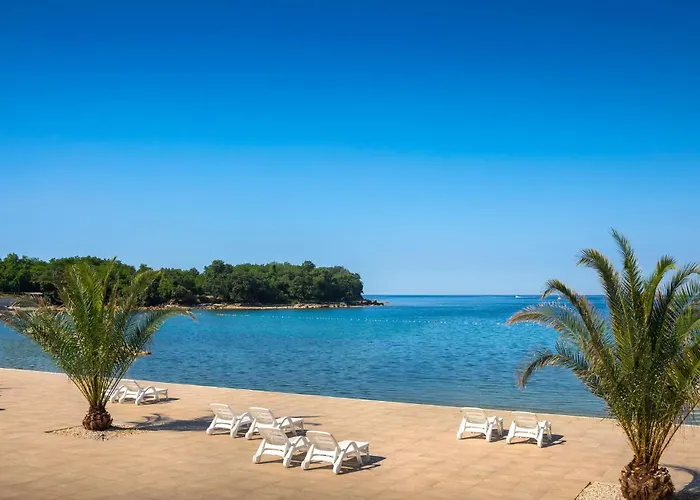 2 Bedroom Amazing In Novigrad Hébergement de vacances *